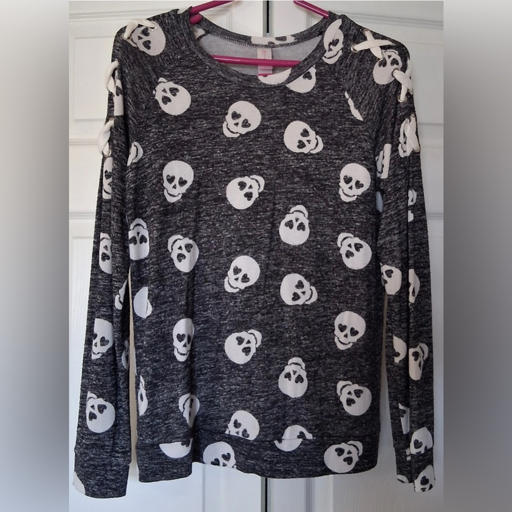 Gray Skull Print Sweater